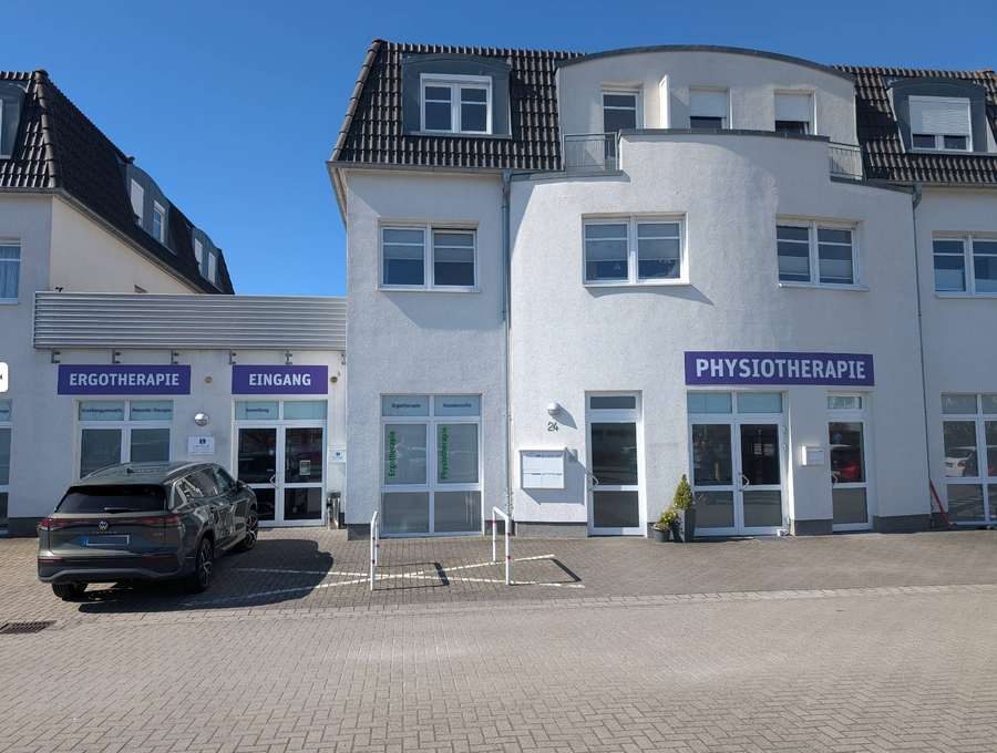 Gebäude der Hohe Eichen Passage an der Hehlinger Straße mit Praxisflächen im Erdgeschoss